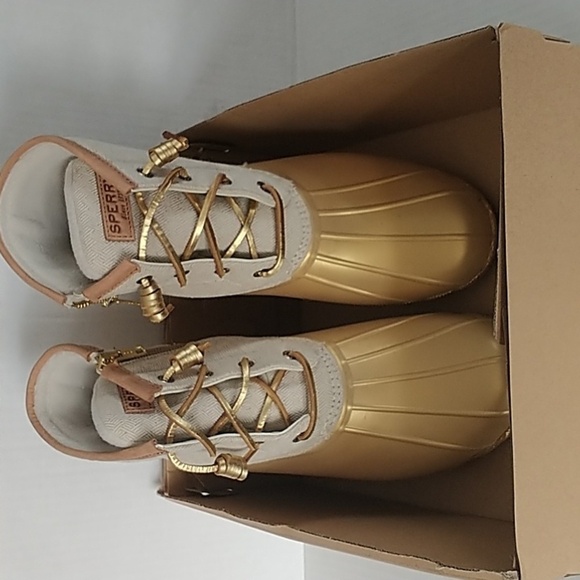Sperry Saltwater Metallic Gold Duck Toe Boot Shoes 9M - Picture 1 of 13
